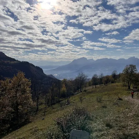Aux Pieds Des Montagnes * La Ravoire